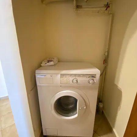 Lovely Two-bedroom Flat In Centre