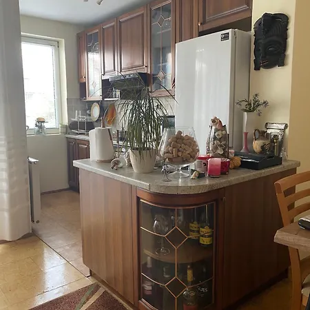 Lovely Two-bedroom Flat In Centre *