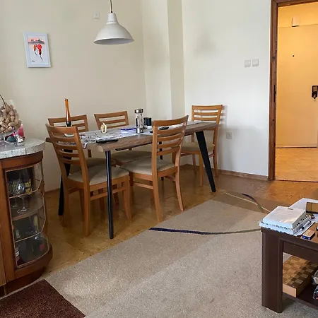 Lovely Two-bedroom Flat In Centre Апартаменты